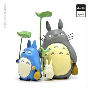 Famille Totoro avec figurine en forme de feuille