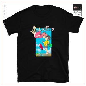 Ponyo auf der Klippe durch das Meer-Plakat-T-Shirt Unisex